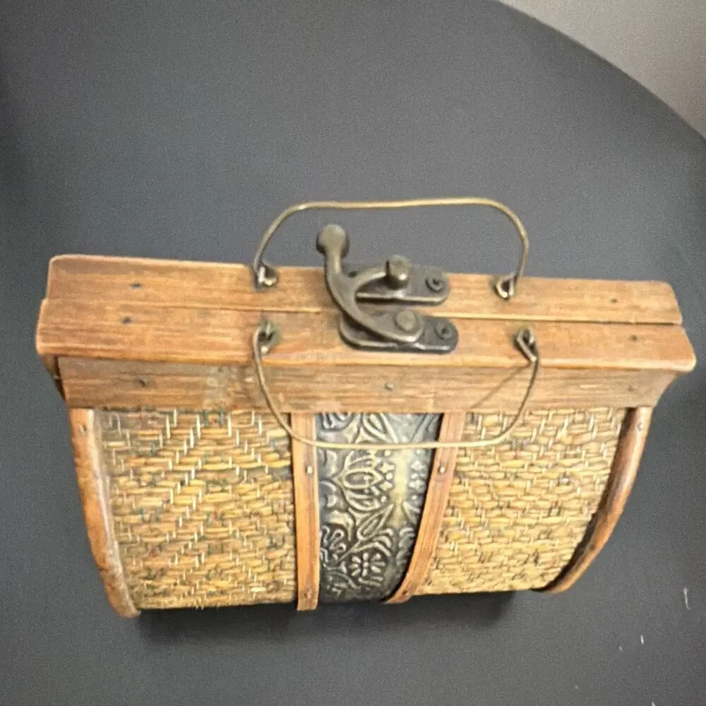 Vintage Wood & Wicker Lidded Storage Box w/ Floral Metal Panel & Latch